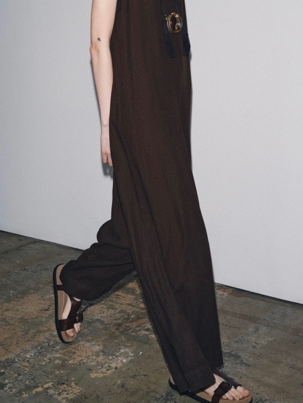 Zara Long Linen Jumpsuit Open back Sleeveless Brown Round Neckline Baggy - Picture 5 of 14